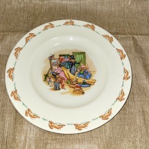 Royal Doulton Bunnykins Dressing Up Baby Child’s Plate England 8”.